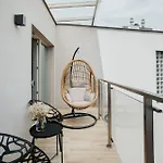 Διαμέρισμα Cubicle 72 Big Terrace