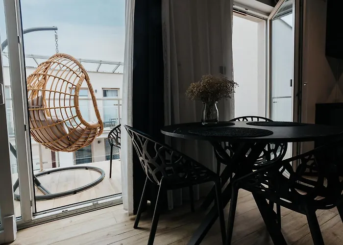 Cubicle 72 Big Terrace *